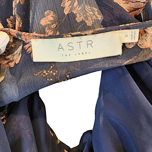 Beautiful Sheer Blue Floral Wrap Top by ASTR. Size: Small - Picture 3 of 5